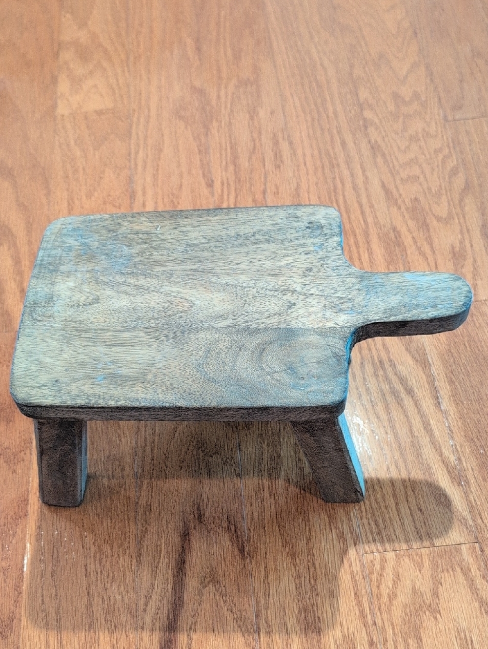 Small Rustic Wooden Cutting Board with Handle Riser